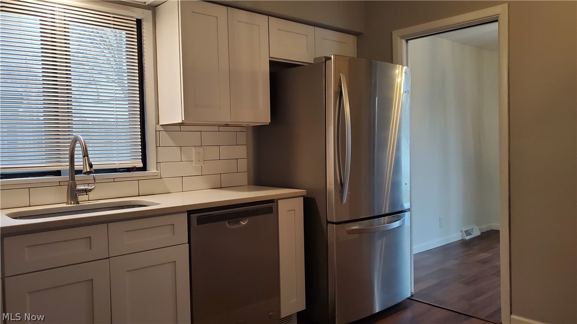 2495 Fenwick Road Cleveland, OH 44118 - Photo 8 of 32