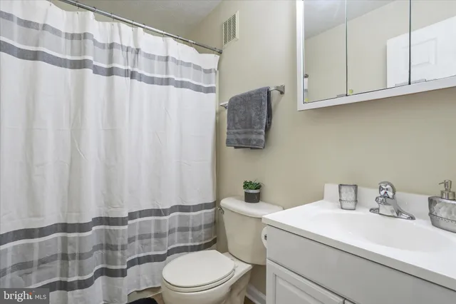 $215,000 | 165 Hailey Lane, Strasburg, VA 22657