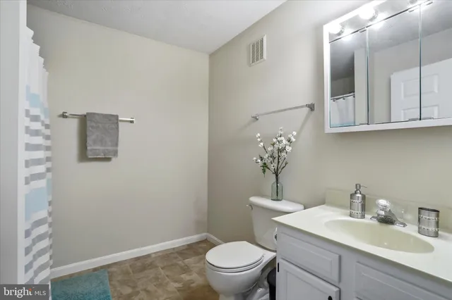 $215,000 | 165 Hailey Lane, Strasburg, VA 22657