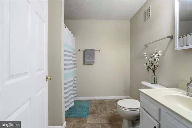 $215,000 | 165 Hailey Lane, Strasburg, VA 22657