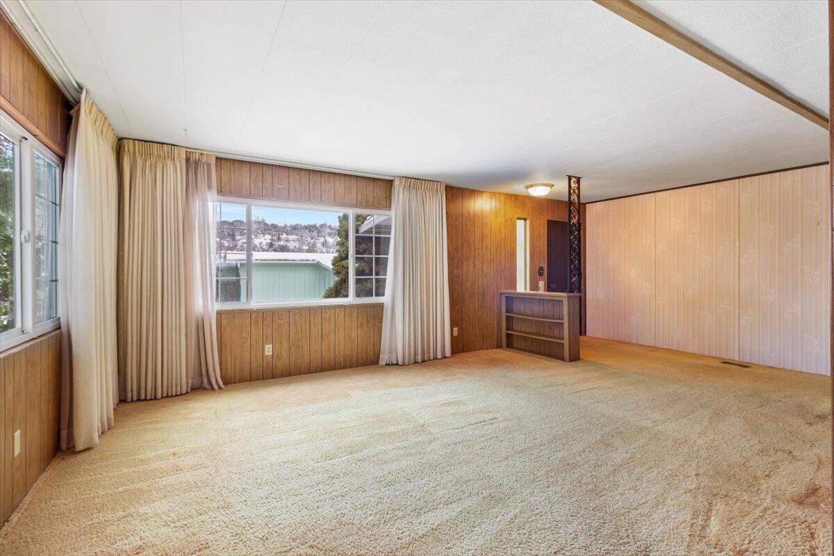3955 South Stage Road, Unit 7 Medford, OR 97501 - Photo 10 of 36 10-3955 S Stage Rd Unit 7-10