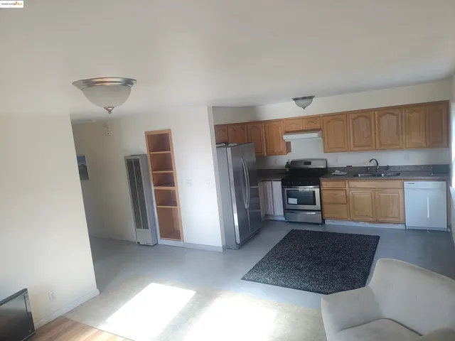 $3,000 | 3532 San Leandro Street, Unit L, Oakland, CA 94601