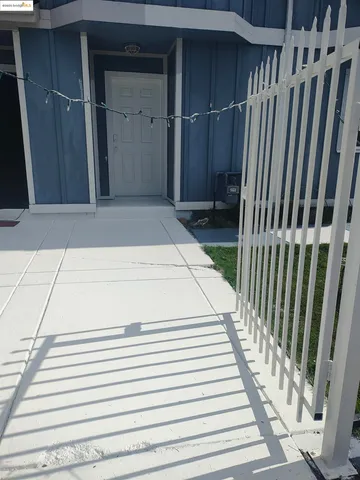 $3,000 | 3532 San Leandro Street, Unit L, Oakland, CA 94601