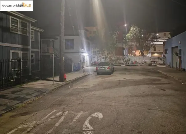 $3,000 | 3532 San Leandro Street, Unit L, Oakland, CA 94601