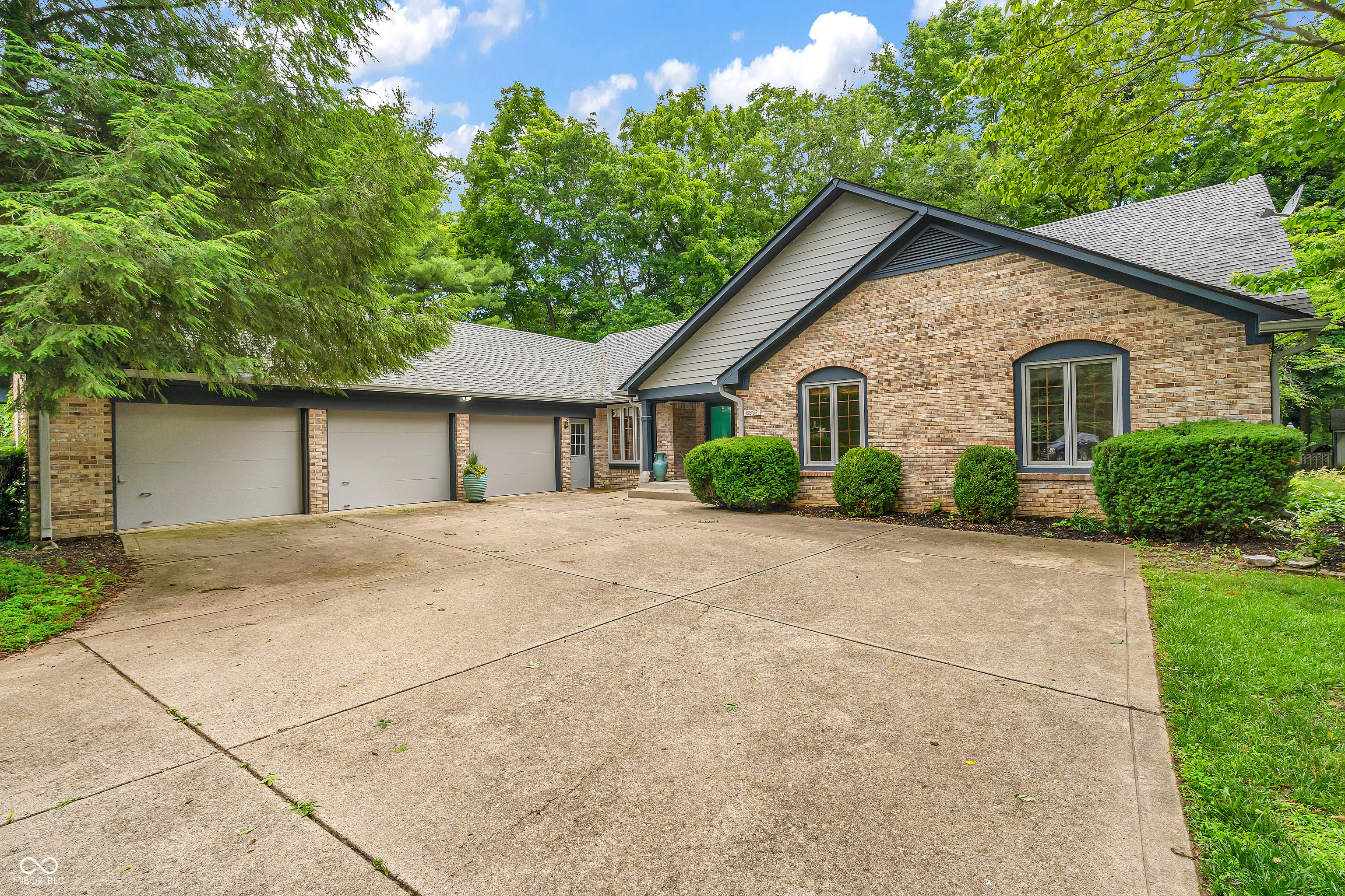 6992 Forest Ridge Court Plainfield, IN 46168 - Photo 1 of 56 Gallery Image 1