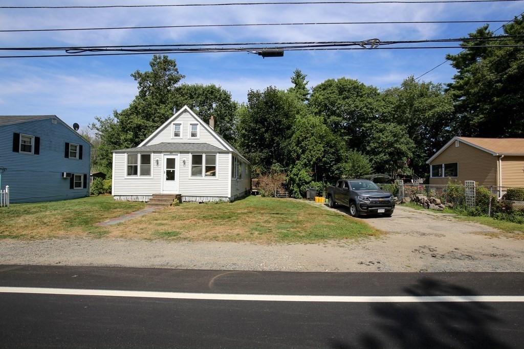 49 Rabbit Road Salisbury, MA 01952 - Photo 23 of 29 a backyard of a house