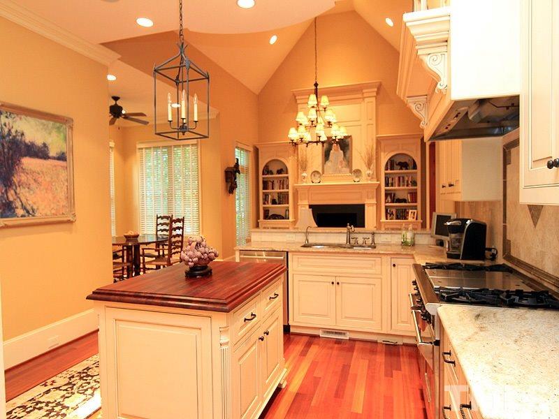 307 Buncombe Street Raleigh, NC 27609 - Photo 10 of 25