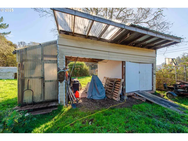 $277,000 | 64209 Braley Road, Coos Bay, OR 97420