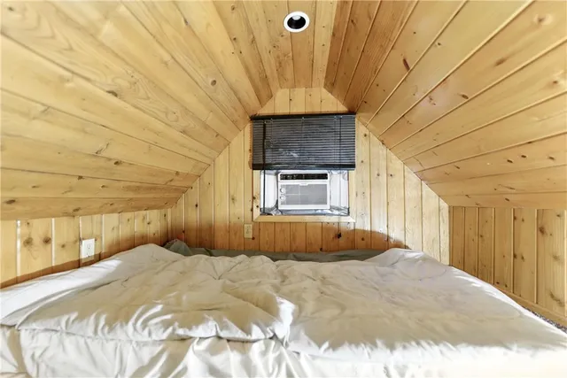 $429,900 | 373 Redwood Lane, Crestline, CA 92325