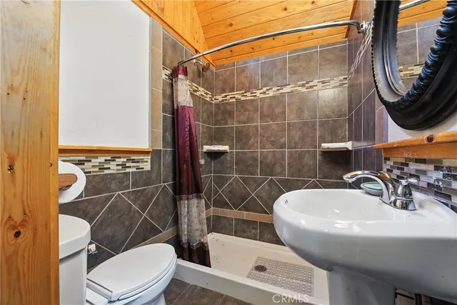 $429,900 | 373 Redwood Lane, Crestline, CA 92325