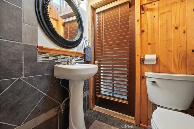 $429,900 | 373 Redwood Lane, Crestline, CA 92325