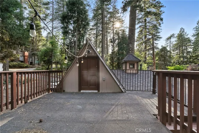$429,900 | 373 Redwood Lane, Crestline, CA 92325