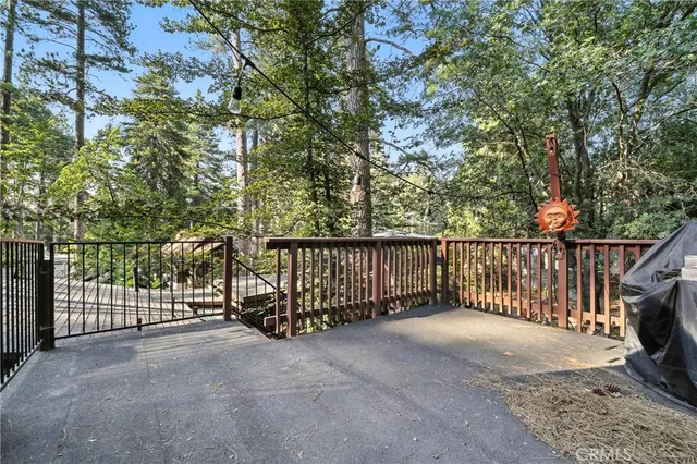 $429,900 | 373 Redwood Lane, Crestline, CA 92325