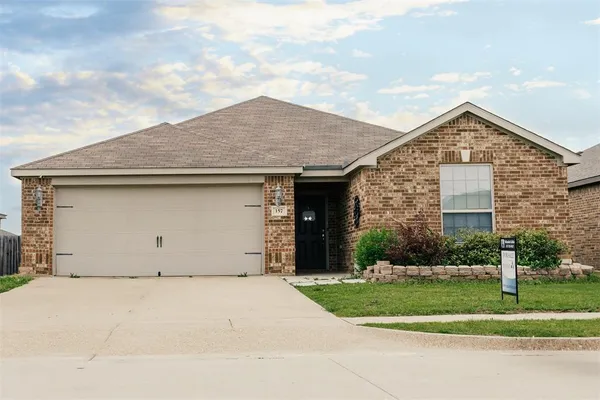 $319,000 | 157 Presidents Way, Venus, TX 76084