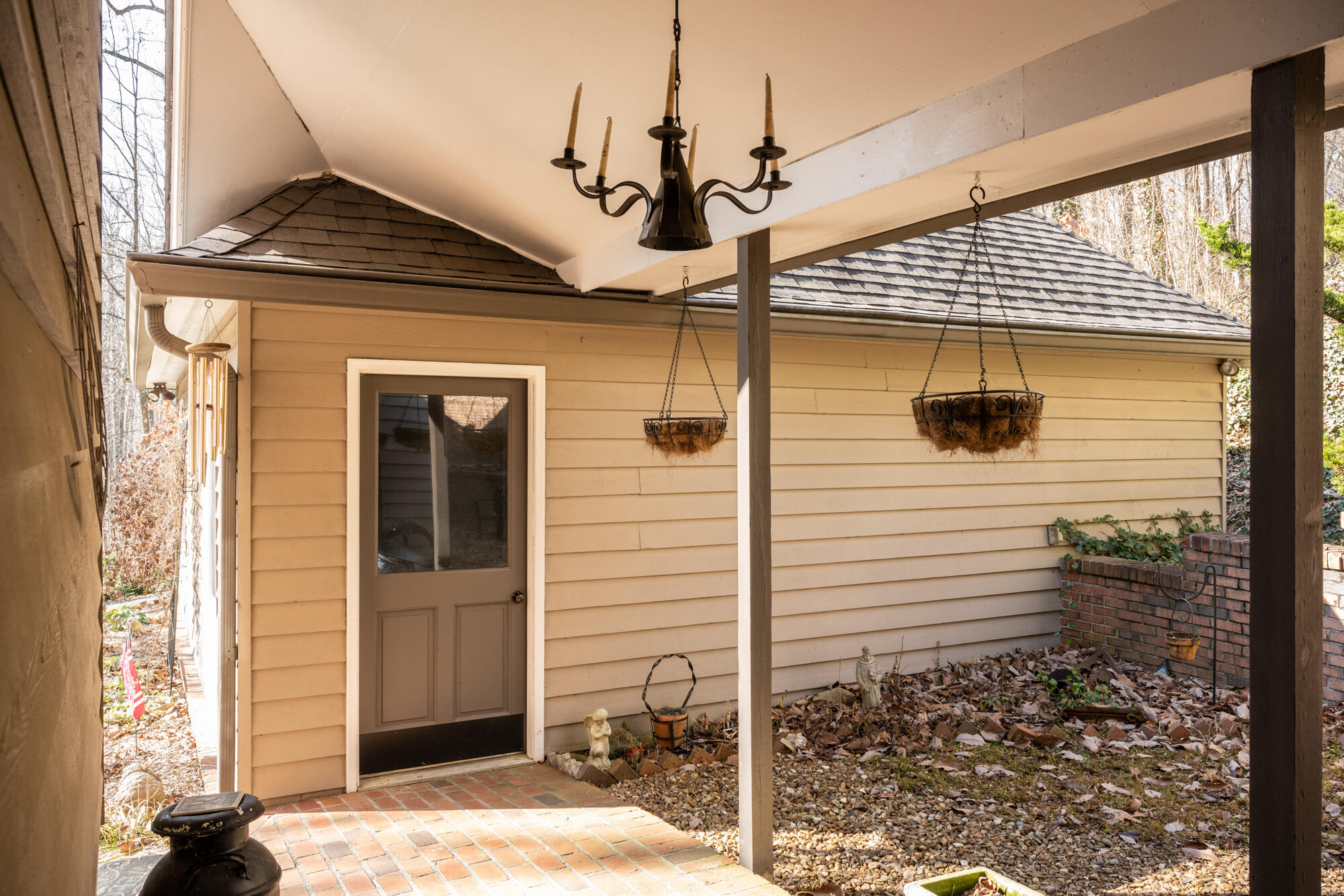 4 Jane Cove Road Signal Mountain, TN 37377 - Photo 17 of 63 Garage