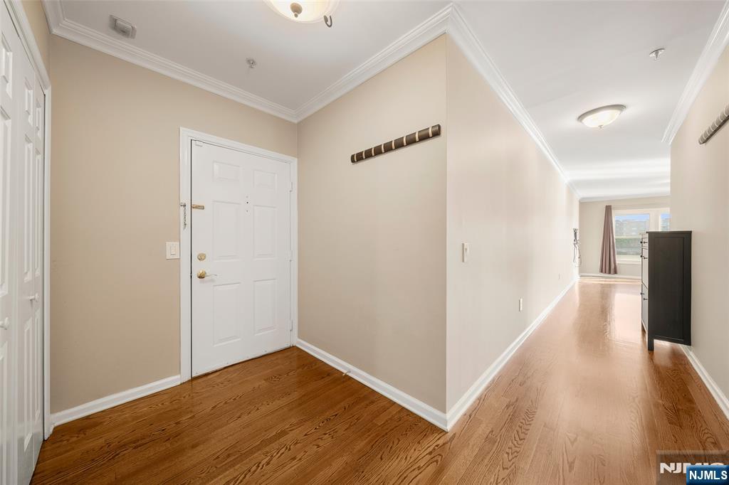 155 The Promenade Edgewater, NJ 07020 - Photo 4 of 26