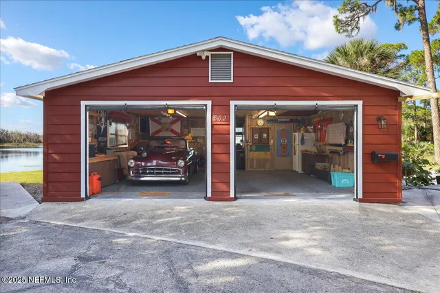 $575,000 | 802 Lemon Avenue, Crescent City, FL 32112