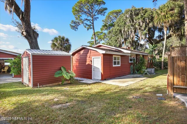 $575,000 | 802 Lemon Avenue, Crescent City, FL 32112