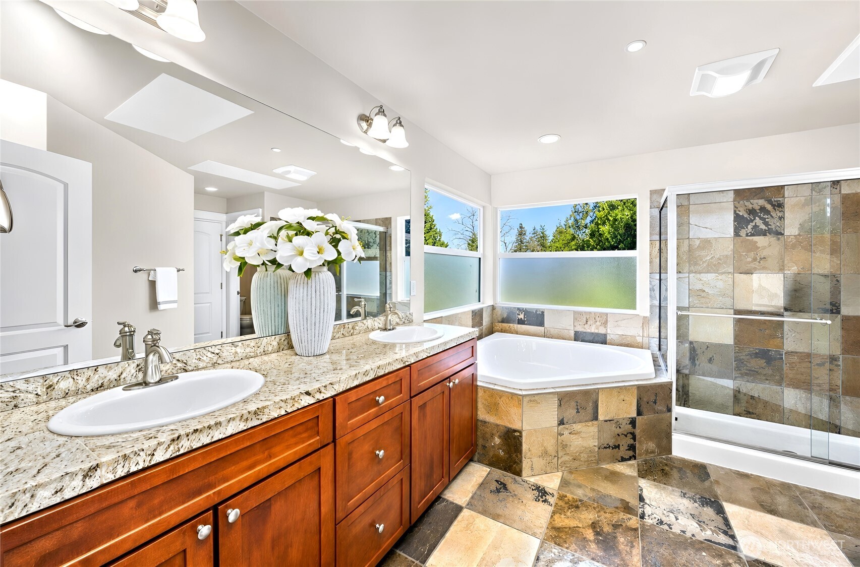 18638 92nd Avenue Northeast Bothell, WA 98011 - Photo 22 of 36