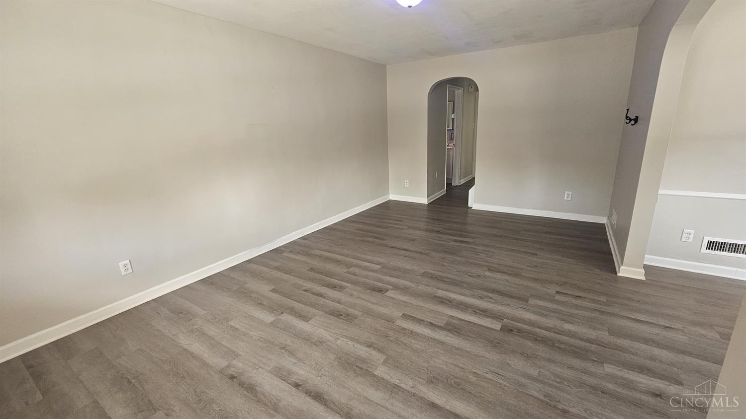 4452 Foley Road Cincinnati, OH 45238 - Photo 3 of 21