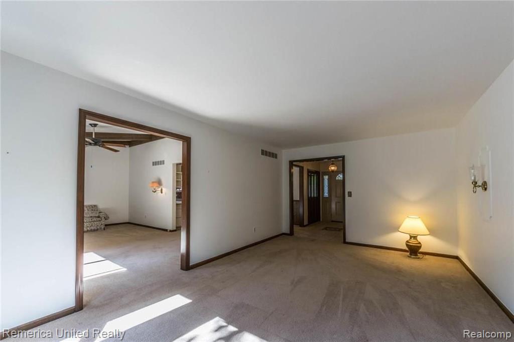 14860 Riverside Street Livonia, MI 48154 - Photo 26 of 47 Gallery Image 26
