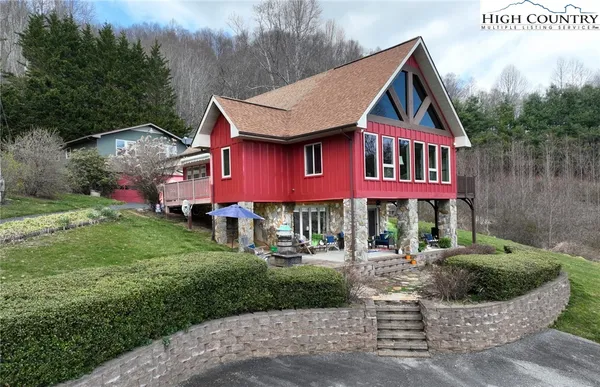 $724,900 | 188 Doe Hill Lane, Newland, NC 28657