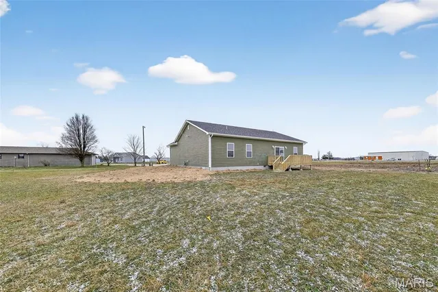 $250,000 | 104 Birchtree Drive, Vandalia, MO 63382