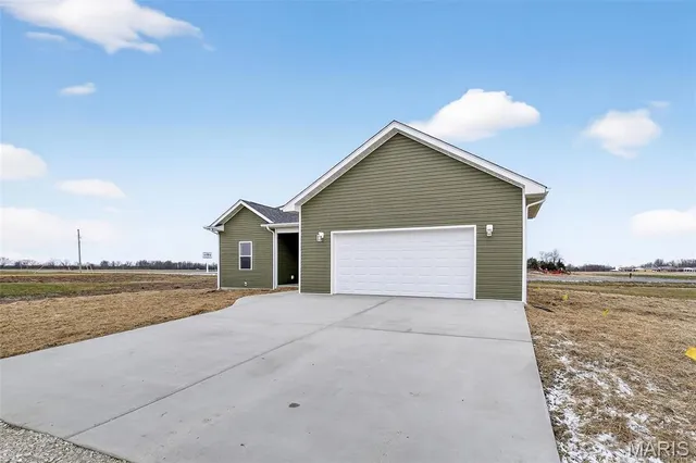 $250,000 | 104 Birchtree Drive, Vandalia, MO 63382
