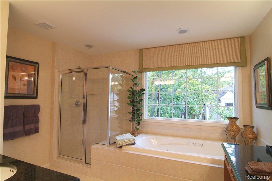 1552 Ruffner Avenue Birmingham, MI 48009 - Photo 5 of 10 Msrt Bdroom similar home