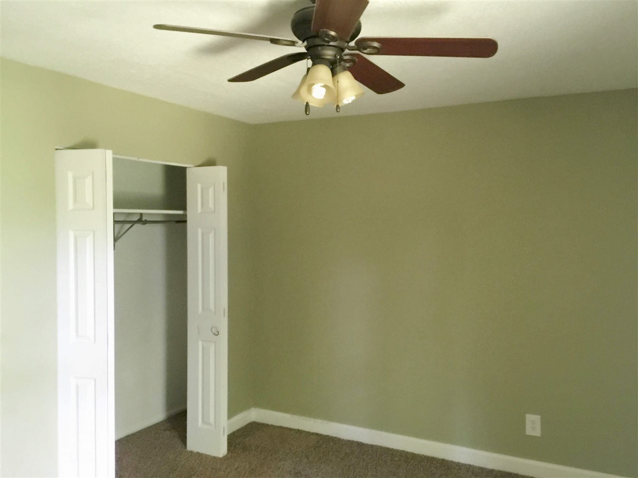 3242 North Stoneycrest Road Bloomington, IN 47404 - Photo 9 of 17 Gallery Image 9