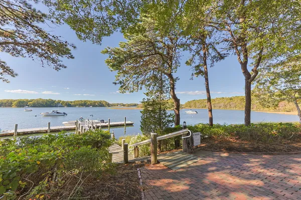 $950,000 | 381 Great Oak Road, Unit 9, Mashpee, MA 02649