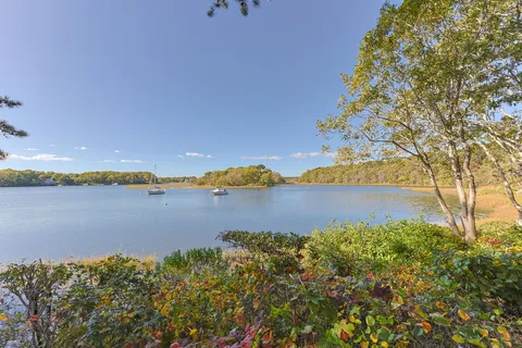 $950,000 | 381 Great Oak Road, Unit 9, Mashpee, MA 02649