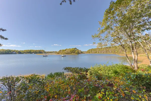 $950,000 | 381 Great Oak Road, Unit 9, Mashpee, MA 02649