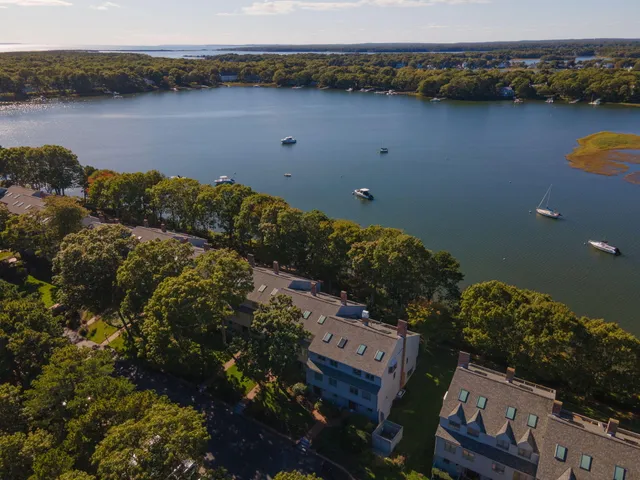 $950,000 | 381 Great Oak Road, Unit 9, Mashpee, MA 02649