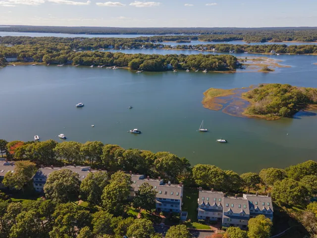 $950,000 | 381 Great Oak Road, Unit 9, Mashpee, MA 02649