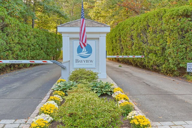 $950,000 | 381 Great Oak Road, Unit 9, Mashpee, MA 02649