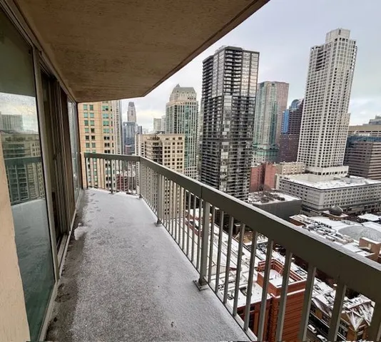 $2,400 | 545 North Dearborn Street, Unit W2905, Chicago, IL 60654