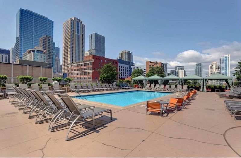 545 North Dearborn Street, Unit W2905 Chicago, IL 60654 - Photo 22 of 25 a view of a city with lawn chairs
