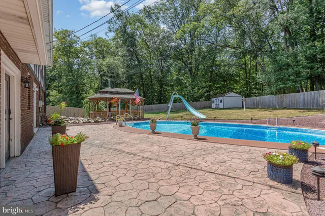 $695,000 | 965 North College Street, Myerstown, PA 17067