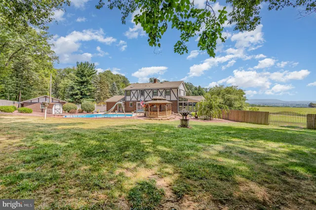 $695,000 | 965 North College Street, Myerstown, PA 17067