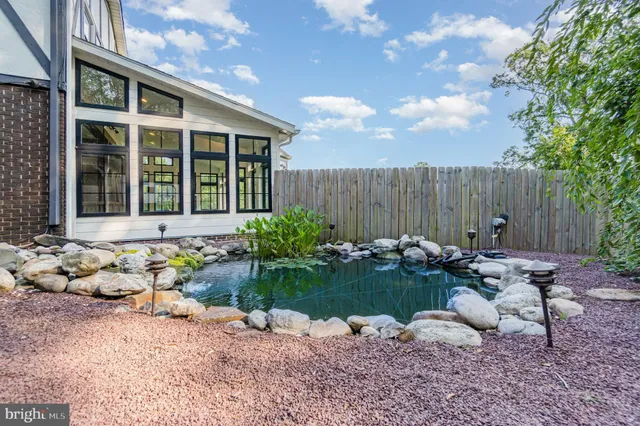 $695,000 | 965 North College Street, Myerstown, PA 17067