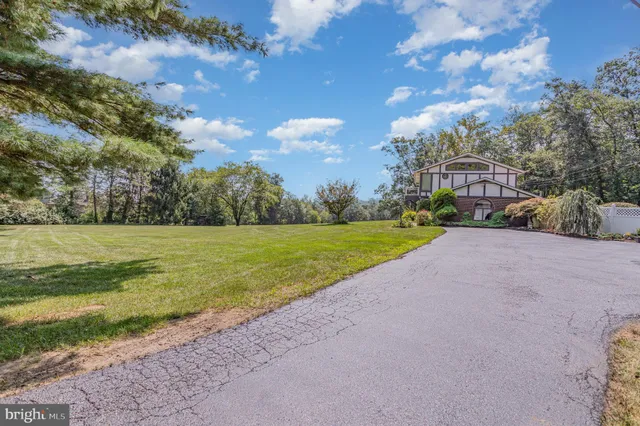 $695,000 | 965 North College Street, Myerstown, PA 17067