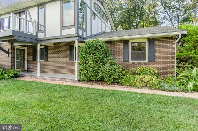 $695,000 | 965 North College Street, Myerstown, PA 17067