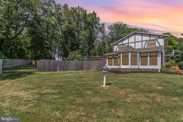 $695,000 | 965 North College Street, Myerstown, PA 17067