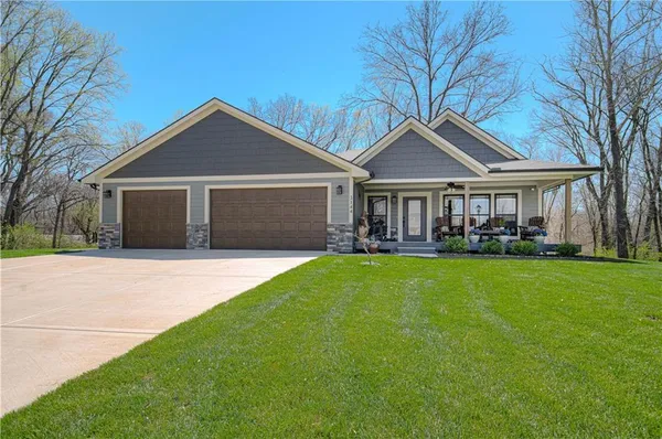 $735,000 | 2144 Crooked Creek Drive, Kearney, MO 64060