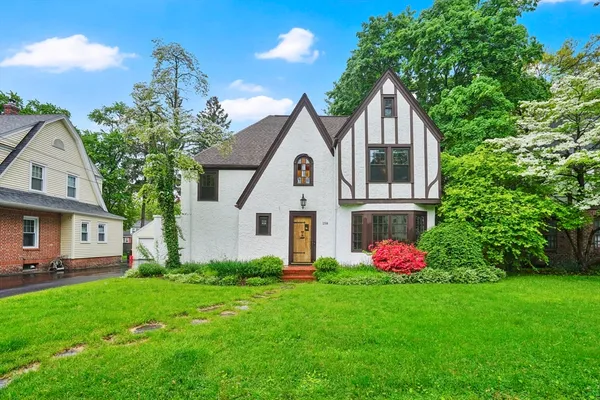 $499,000 | 158 Wenonah Road, Longmeadow, MA 01106