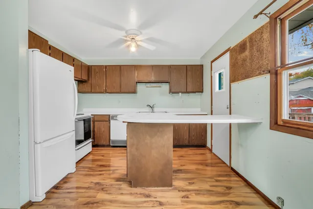 $249,900 | 918 Ronald Terrace, Round Lake Beach, IL 60073