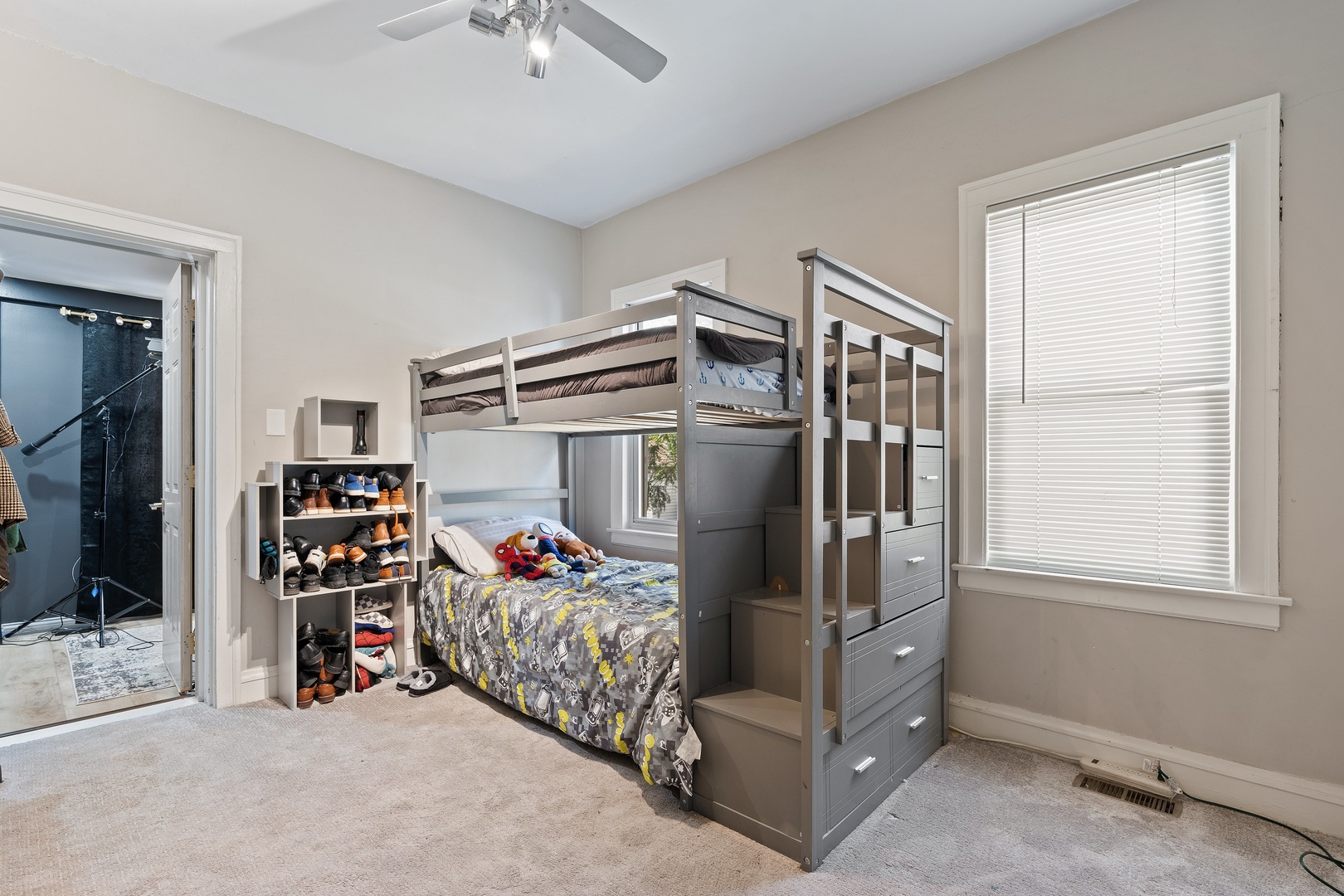 3336 Grand Boulevard Brookfield, IL 60513 - Photo 11 of 35 a bedroom with bed and a window