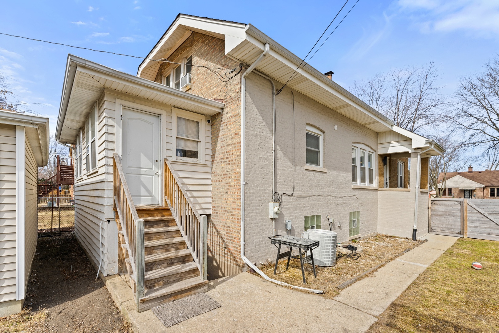 3336 Grand Boulevard Brookfield, IL 60513 - Photo 25 of 35 a view of a house with backyard and sitting area