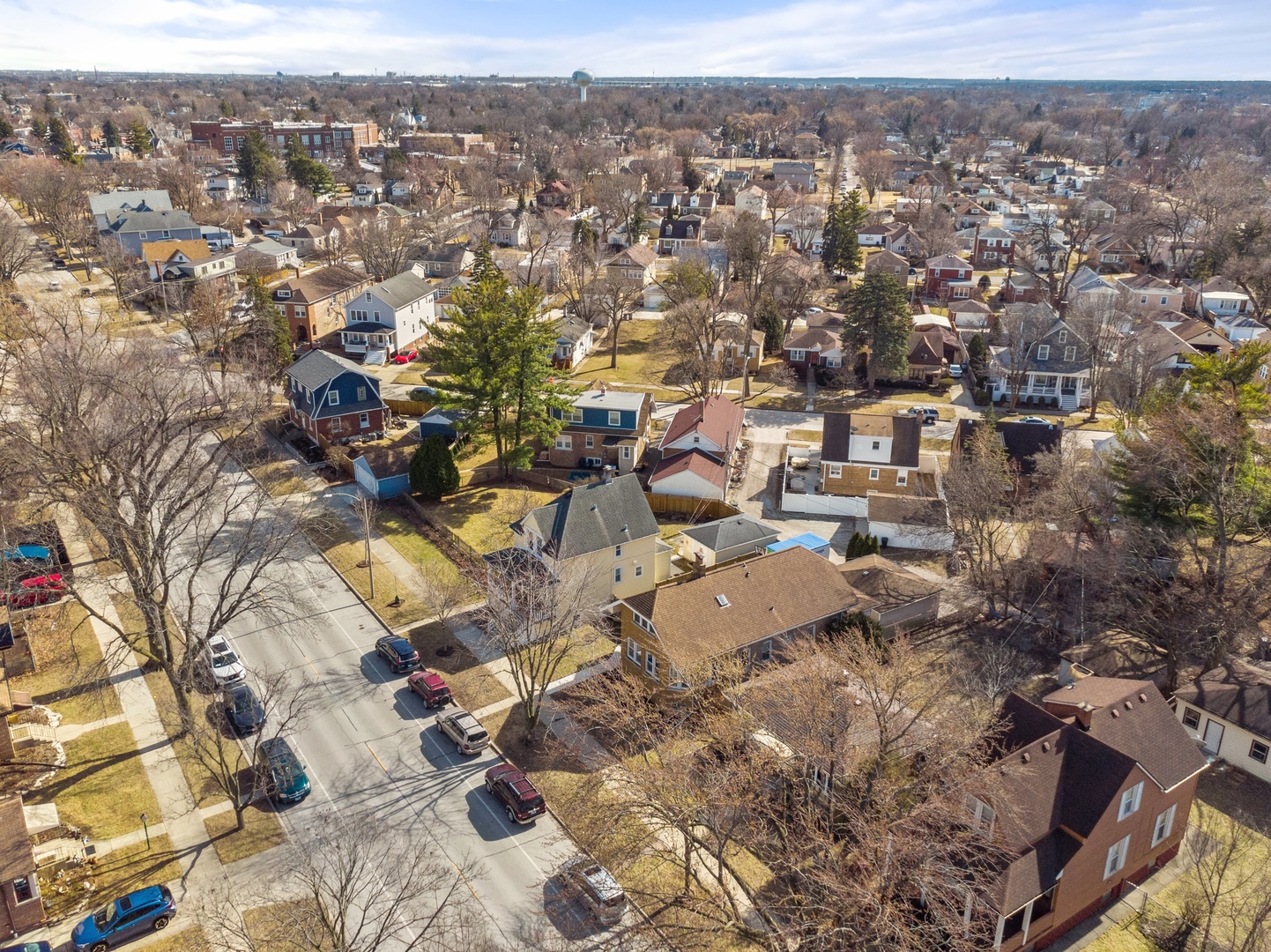 3336 Grand Boulevard Brookfield, IL 60513 - Photo 30 of 35 an aerial view of residential house with parking and city view